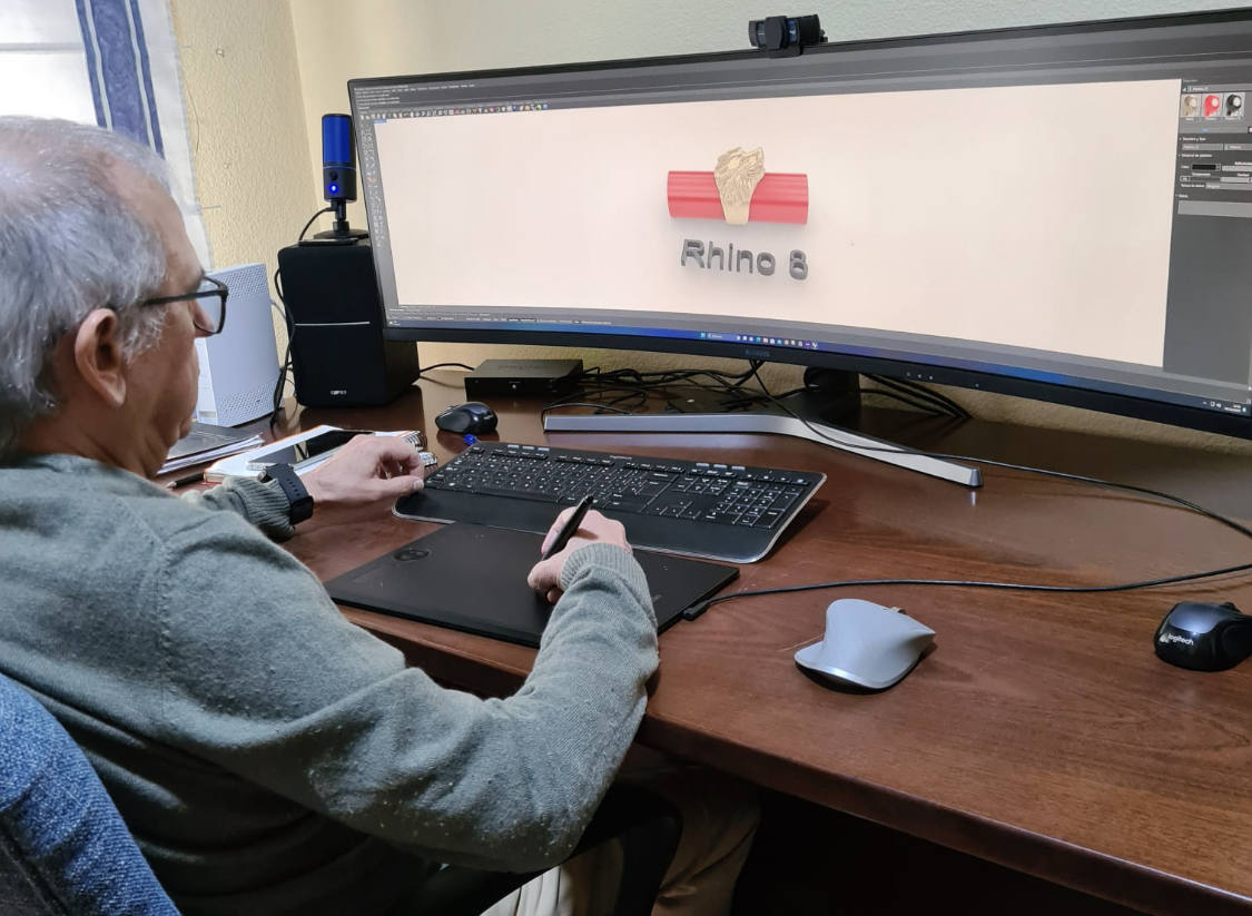 Manuel Luque Rhino 8