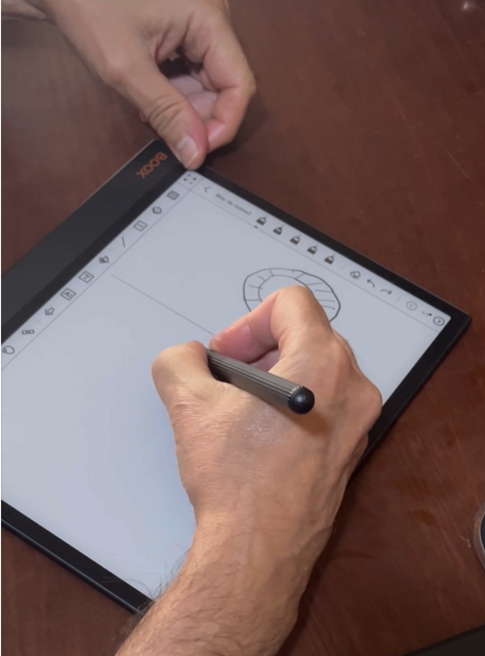 Diseñando en una tablet táctil.